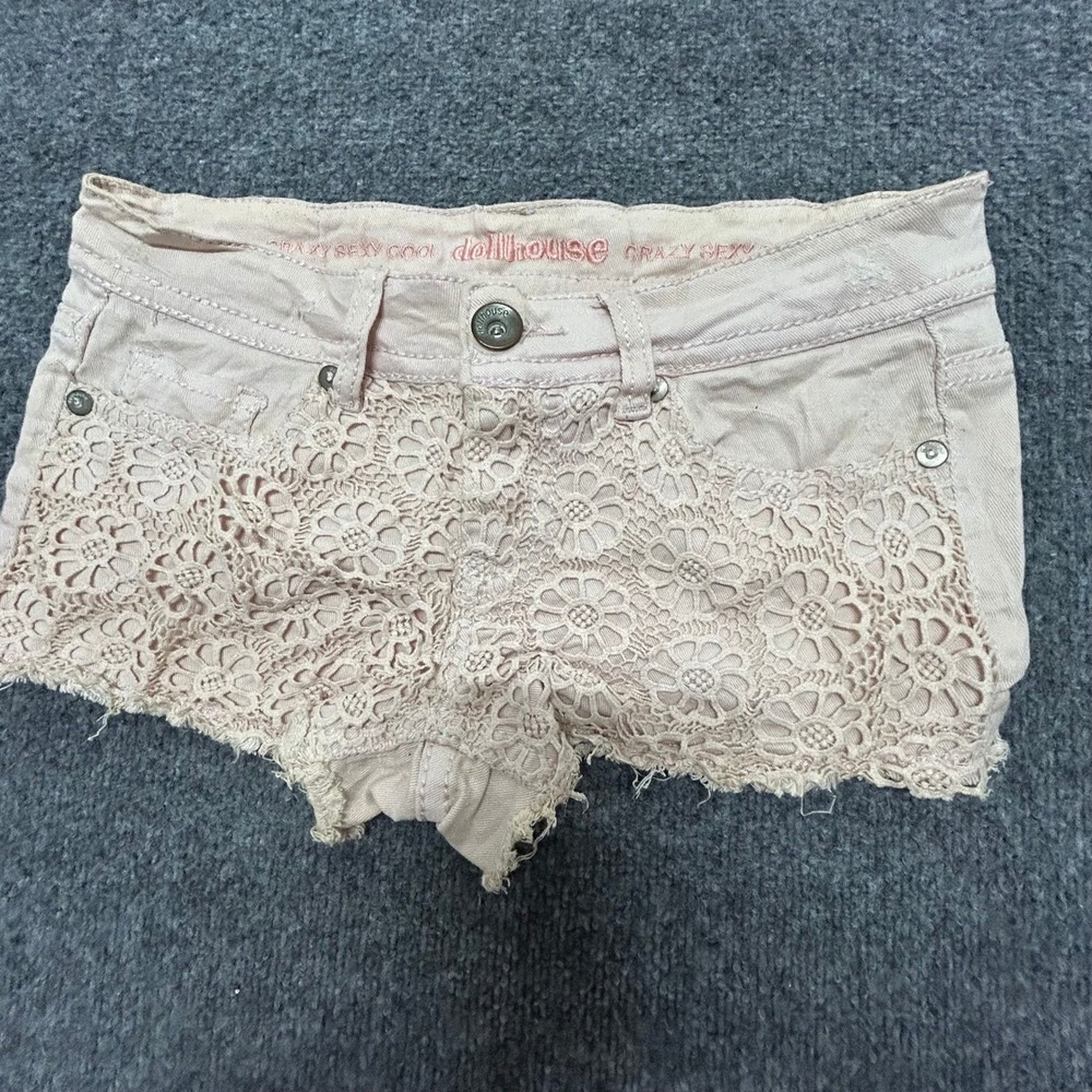 Dollhouse Shorts Womens Size 9 Pink Crochet Lace Overlay Boho Raw Hem Low Rise